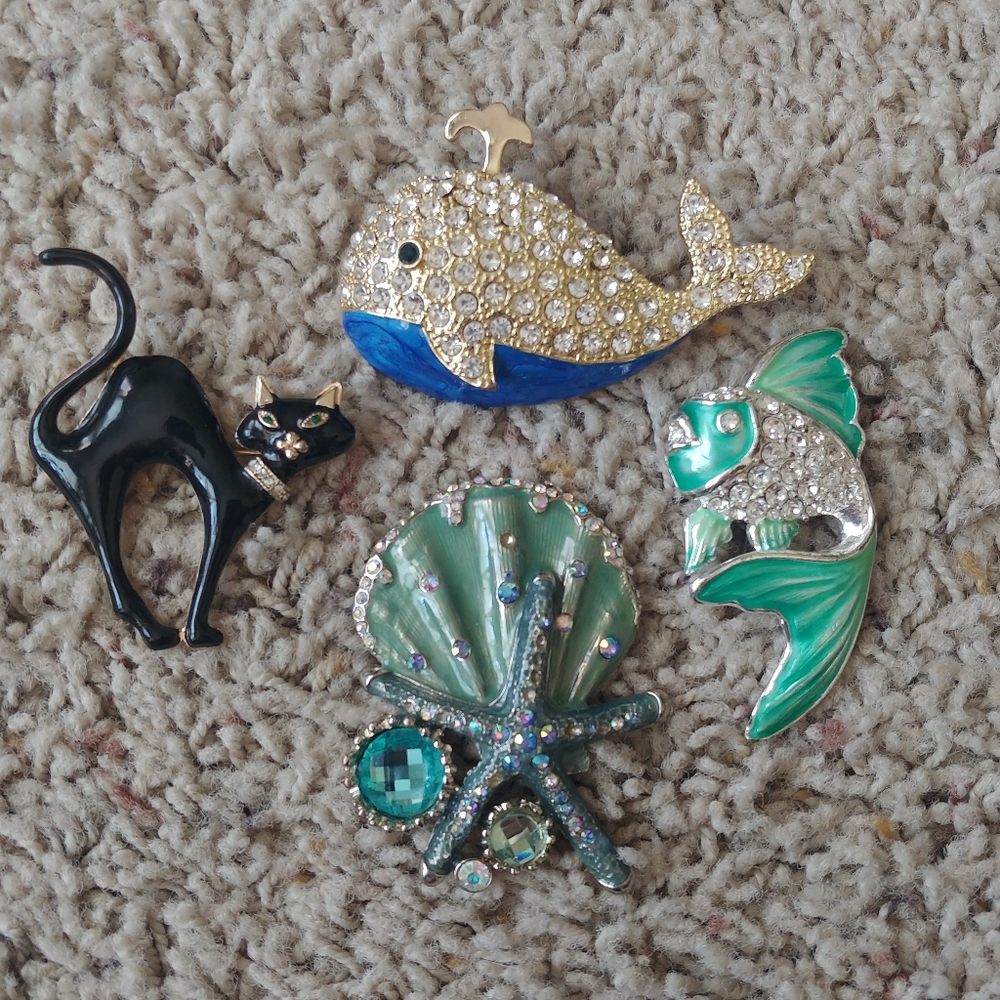 4 Pcs Colorful Animal Brooch Set